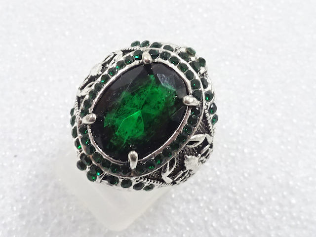 JAPANESE KIMONO / ANTIQUE COLORED STONE RING (SIZE 16)
